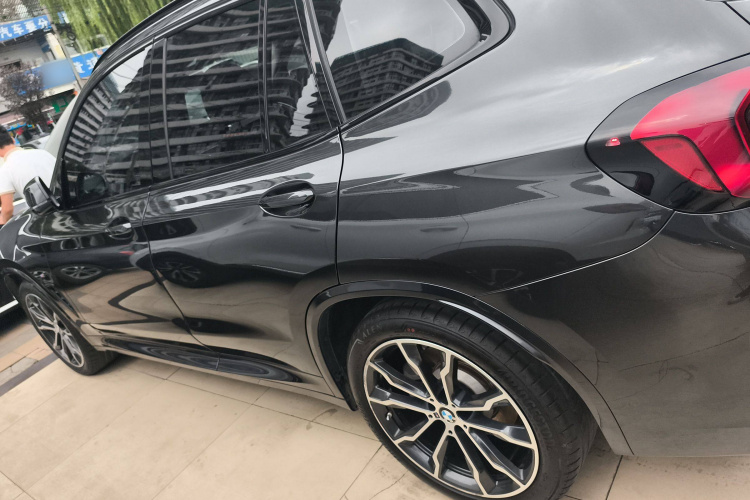 宝马X3 2022款 xDrive30i 领先型 M曜夜套装车身外观6003
