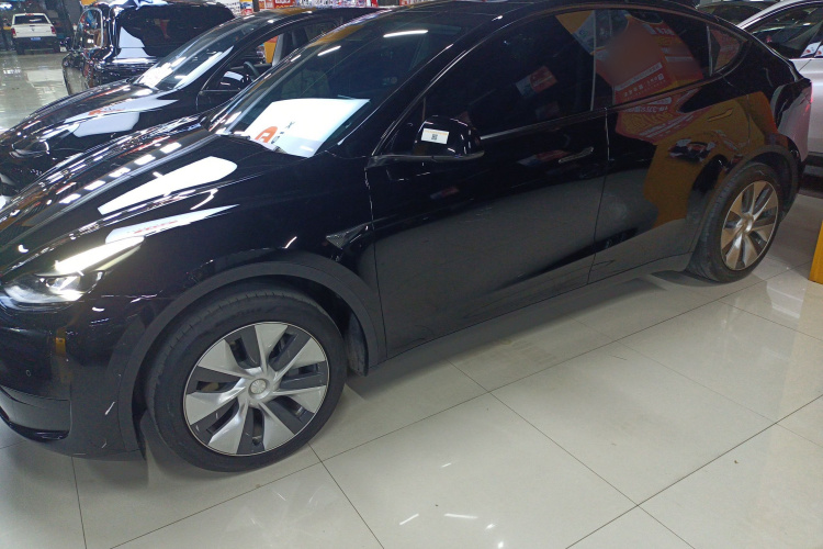 特斯拉 Model Y 2022款 改款 后轮驱动版车身外观4