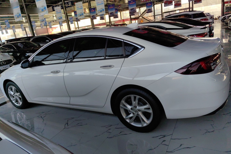 别克 君威 2022款 552T 智享型车身外观4