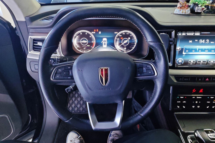 红旗HS7 2021款 2.0T DCT两驱智联旗畅版中控内饰13