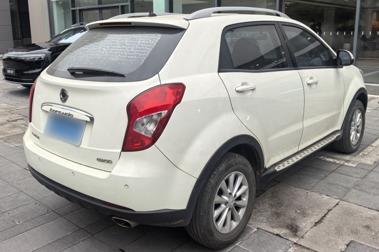 双龙 柯兰多 2014款 2.0L 汽油两驱自动精英导航版车身外观6005