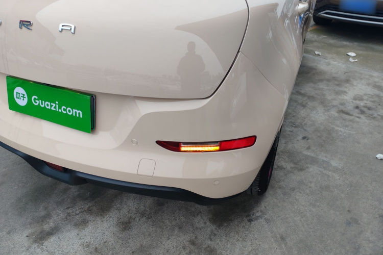 欧拉好猫 2022款 400km标准续航 豪华型 磷酸铁锂车身外观9