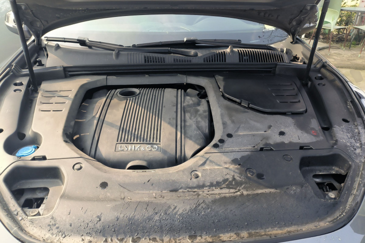 领克02 2019款 1.5T DCT两驱耀版 国VI机舱底盘24