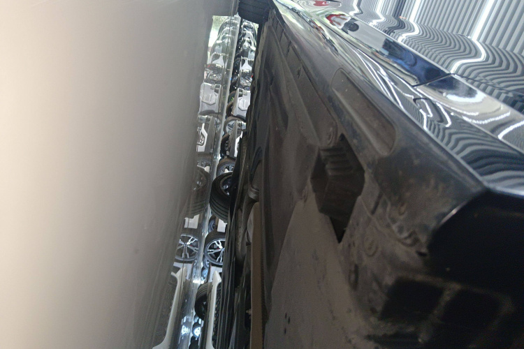 宝马3系 2022款 325Li M运动套装机舱底盘29