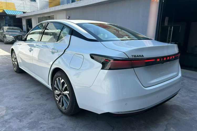 日产 天籁 2026款 鸿蒙座舱 2.0L 智能超舒适版车身外观6003