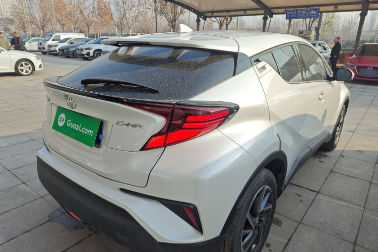 丰田C-HR 2021款 2.0L 豪华版车身外观7