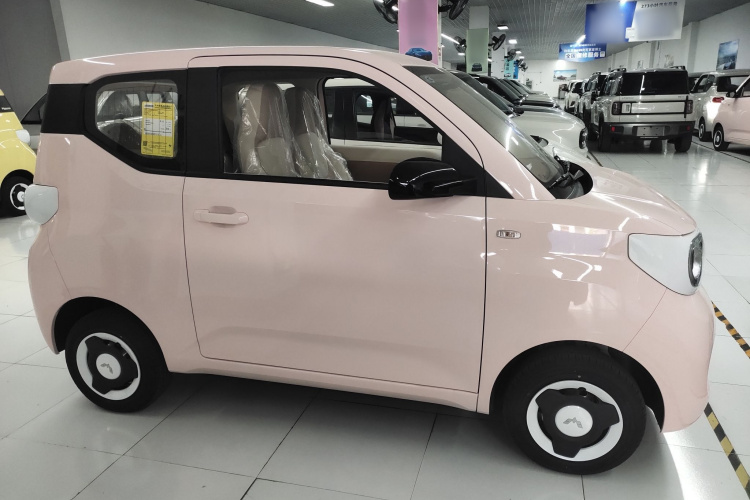 五菱汽车 宏光MINIEV 2024款 第三代 215km 青春版车身外观7