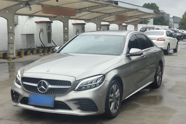 奔驰C级 2019款 C 180 L 时尚型运动版车身外观1