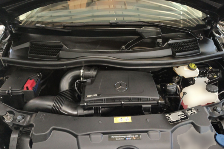 奔驰V级（平行进口） 机舱底盘24