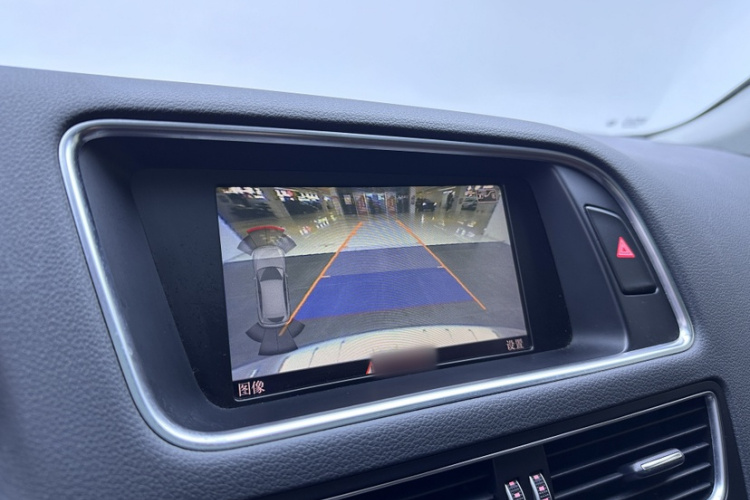 奥迪Q5 2013款 40 TFSI 舒适型中控内饰7013