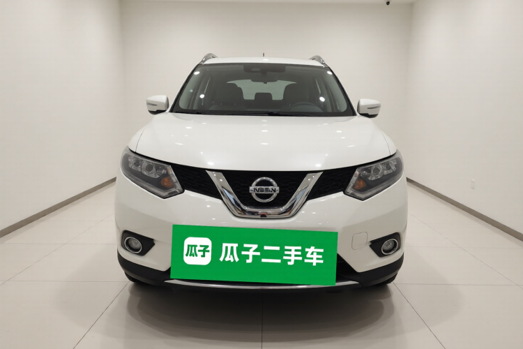 日产 奇骏 2015款 2.0L CVT舒适MAX版 2WD车身外观2