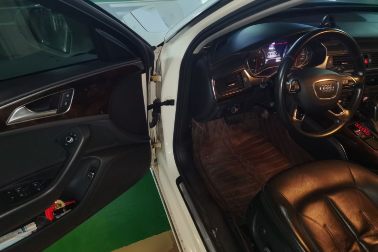 奥迪A6L 2016款 30 FSI 舒适型中控内饰20