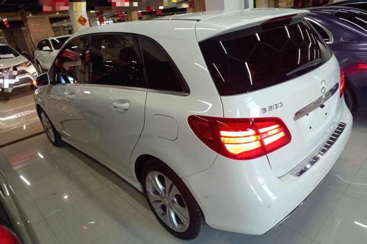 奔驰B级 2015款 B 200 时尚型车身外观6003