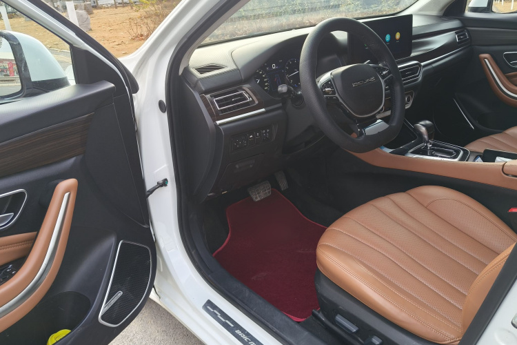 北京汽车 北京U7 2019款 1.5T CVT新智版 国VI中控内饰7005