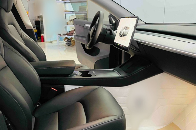 特斯拉 Model Y 2024款 长续航全轮驱动版中控内饰7002