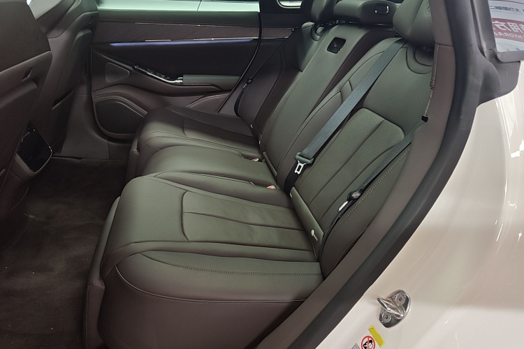 腾势Z9 2024款 1100km 四驱Max版中控内饰21