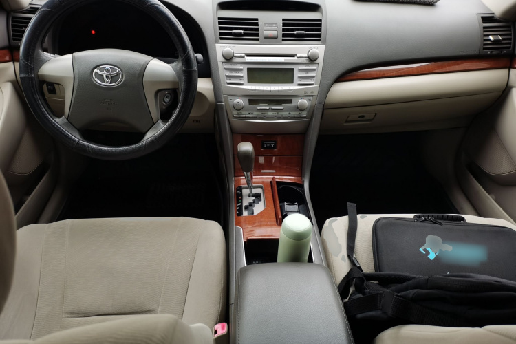 丰田 凯美瑞 2013款 200E 经典精英版中控内饰12