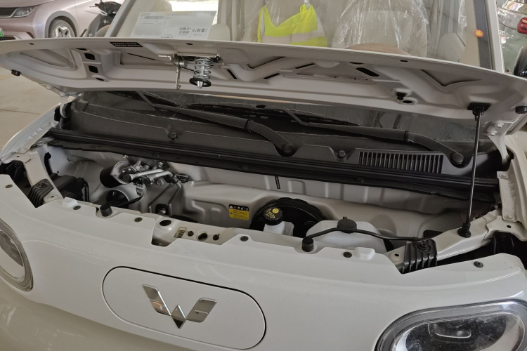 五菱汽车 宏光MINIEV 2024款 第三代 215km 青春版机舱底盘24