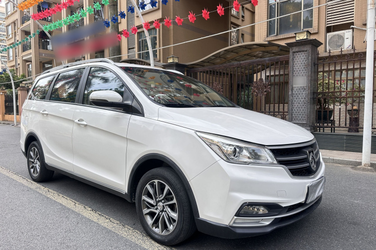 宝骏730 2019款 1.5L 手动时尚型 7座 国VI车身外观6004