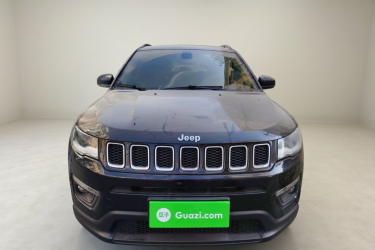 Jeep 指南者 2019款 220T 自动家享四驱版车身外观2