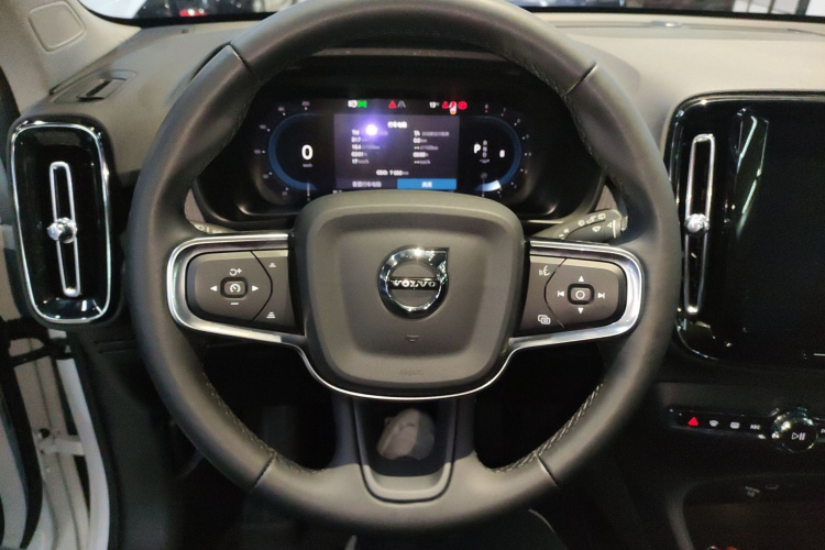 沃尔沃XC40 2025款 B4 四驱智远豪华版局部细节13