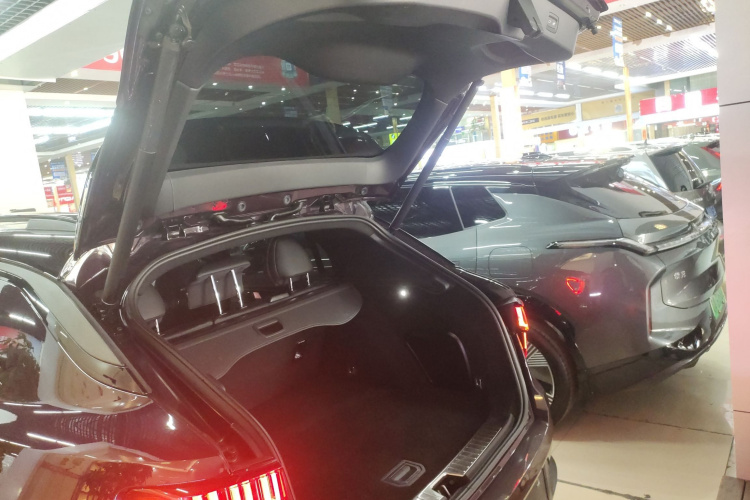 领克01 EM-P 2021款 1.5TD PHEV Halo机舱底盘23