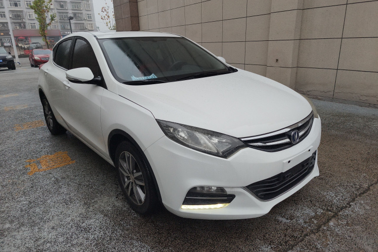 长安 逸动 2016款 XT 1.6L 手动俊酷型车身外观3