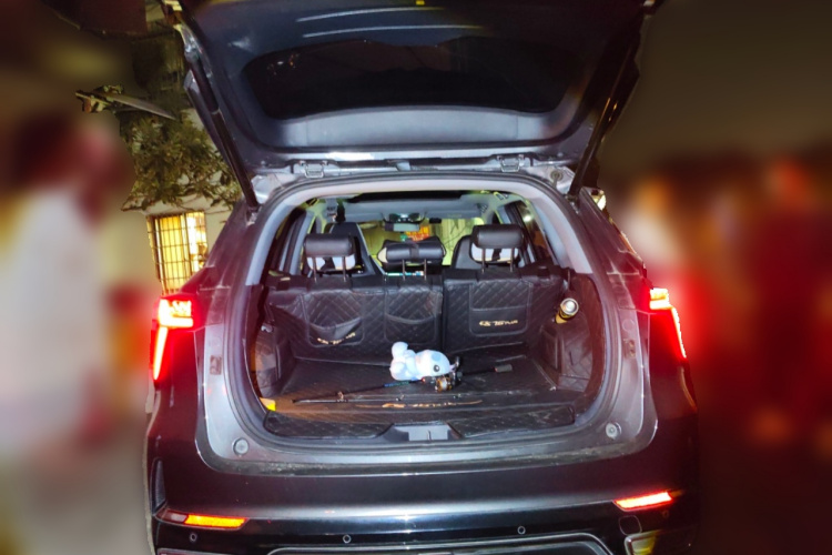 长安CS75 PLUS 2023款 第三代 1.5T 自动尊贵型中控内饰23