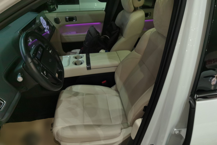 理想汽车 理想L6 2024款 Pro中控内饰19