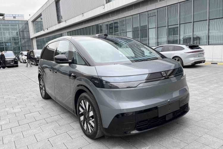 极氪MIX 2025款 长续航智驾版车身外观6002