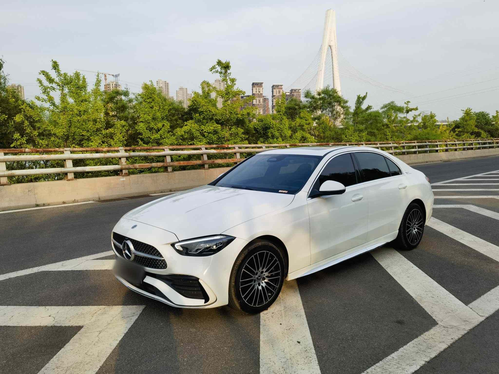 奔驰C级 2023款 改款 C 200 L 运动版(1)