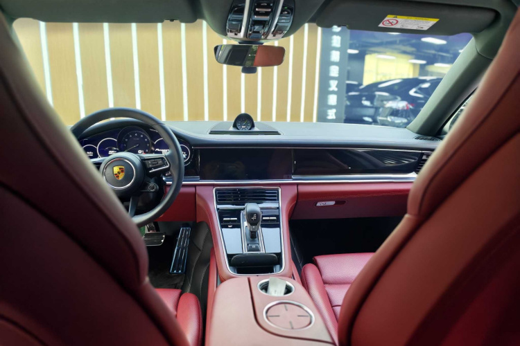 保时捷 Panamera新能源 2023款 Panamera 4 E-Hybrid 铂金版 2.9T中控内饰7004