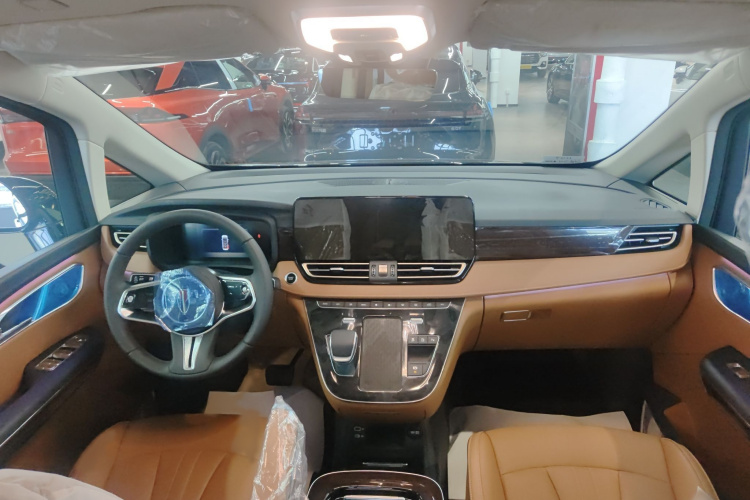 红旗HQ9 2024款 2.0T 豪华版福祉版中控内饰7004