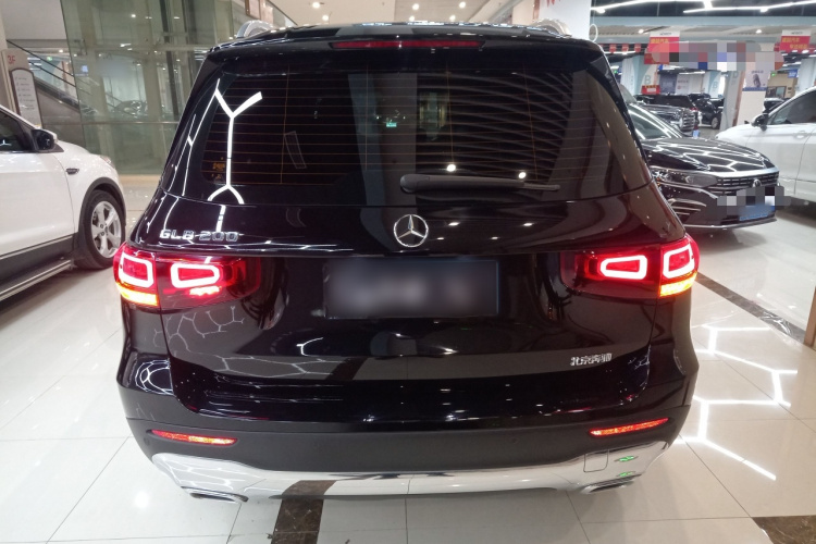 奔驰GLB 2022款 改款二 GLB 200 时尚型车身外观6