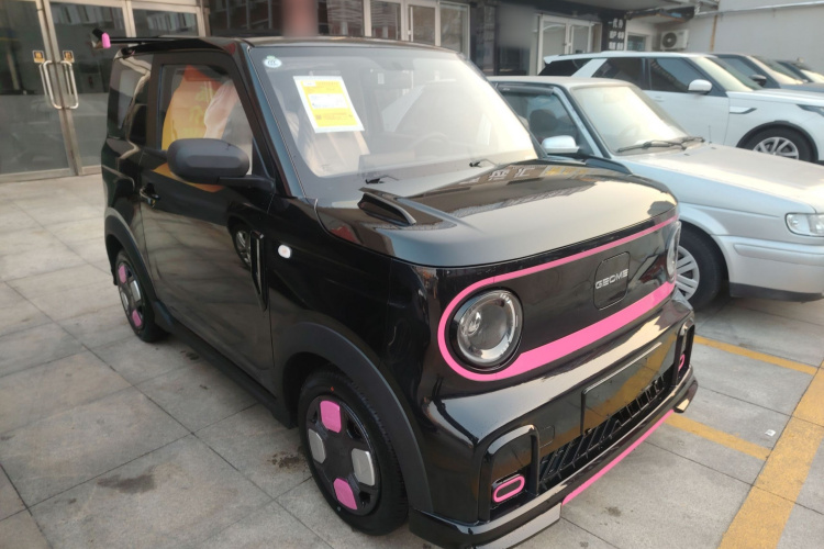 吉利银河 2025款 210km 熊猫卡丁车身外观3