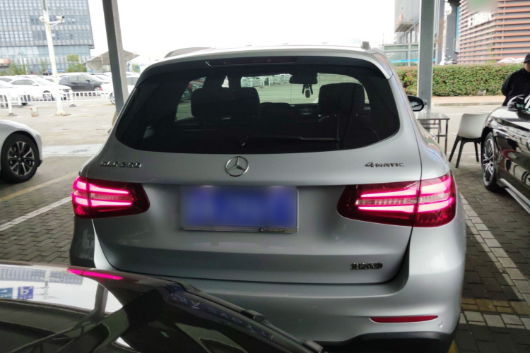 奔驰GLC 2017款 GLC 260 4MATIC 豪华型车身外观6