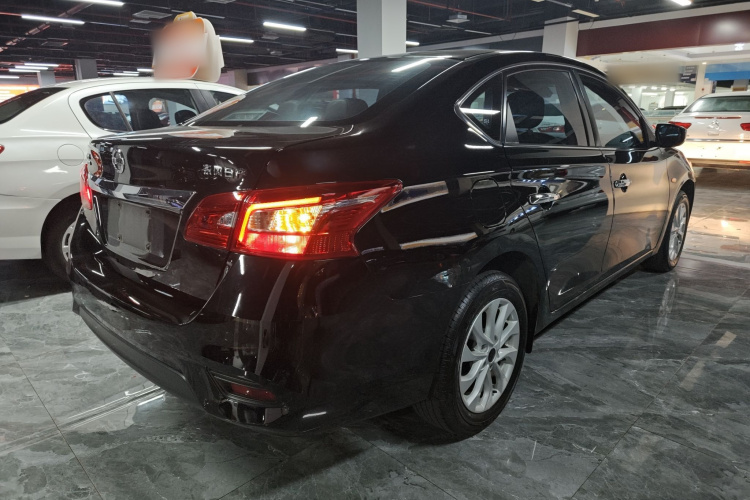 日产 轩逸 2022款 经典 1.6XL CVT豪华版车身外观7