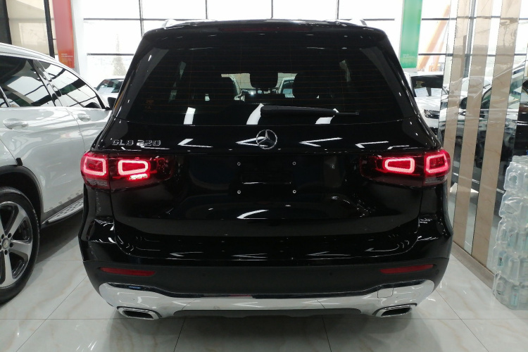 奔驰GLB 2023款 GLB 220 时尚型车身外观6