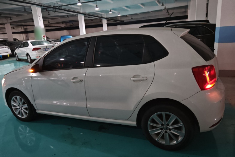 大众 Polo 2014款 1.6L 自动舒适版车身外观4