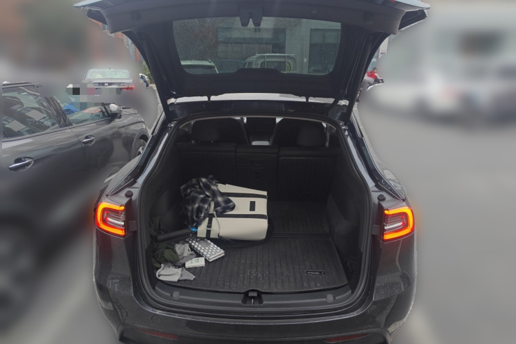 特斯拉 Model Y 2024款 后轮驱动版中控内饰23