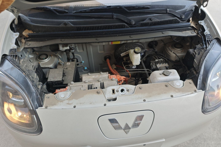 五菱汽车 宏光MINIEV 2025款 四门版 进阶款机舱底盘24