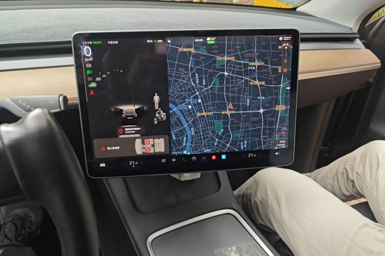 特斯拉 Model Y 2021款 标准续航后驱版局部细节16