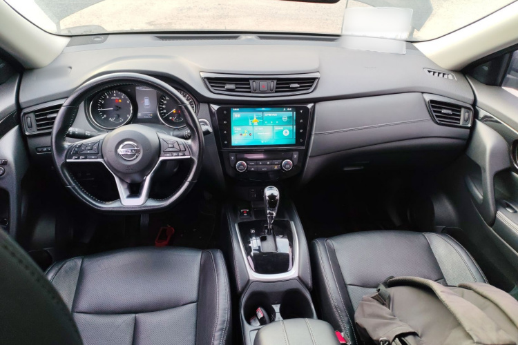 日产 奇骏 2020款 2.0L XL ITS CVT 2WD智联舒适版中控内饰12