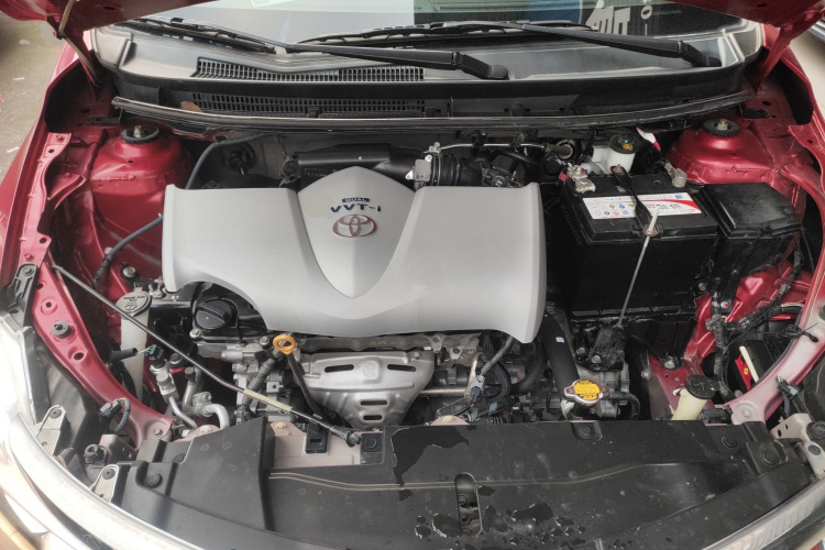 丰田 威驰 2014款 1.5L 手动智臻版机舱底盘24