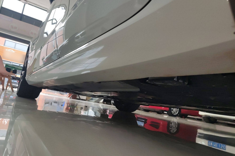 沃尔沃S60 2025款 B5 智雅运动版机舱底盘30