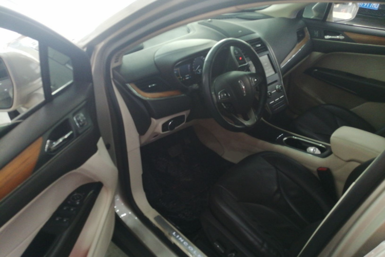 林肯MKC 2014款 2.0T 四驱尊雅版中控内饰7003