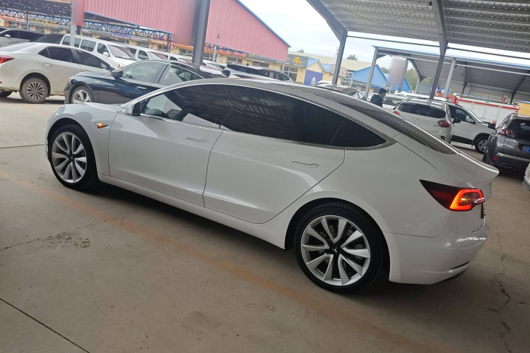 特斯拉 Model 3 2019款 标准续航后驱升级版车身外观4