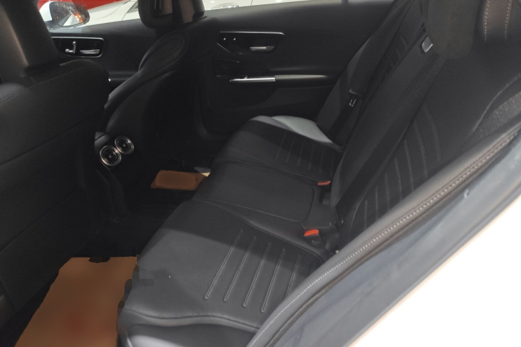 奔驰C级 2022款 C 260 L 运动版中控内饰21