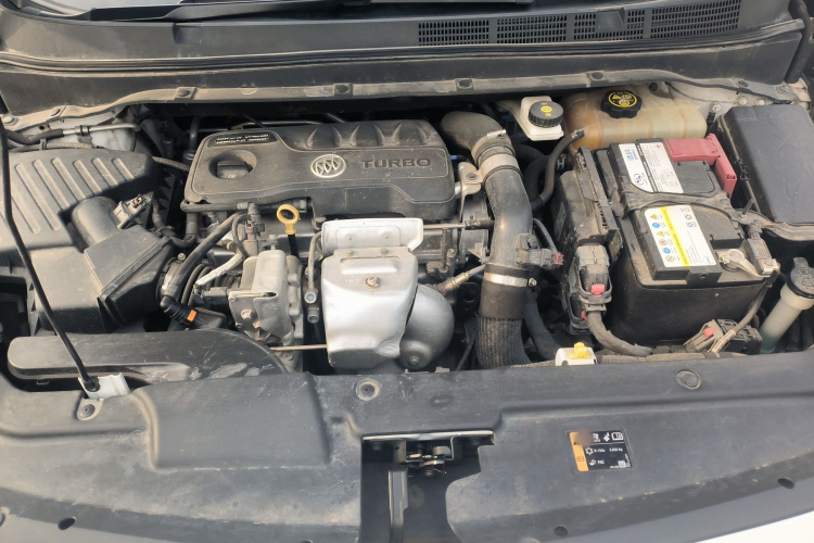 别克GL6 2021款 323T 轻混动互联豪华型机舱底盘24