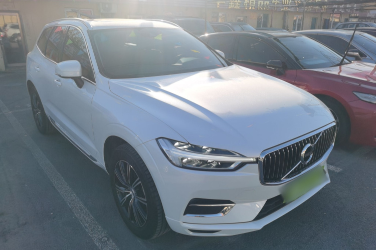 沃尔沃XC60 2020款 T5 四驱智远豪华版车身外观3